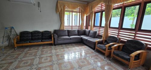 Magoodhoo House | Dorado