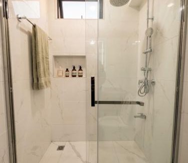 Hulhumale Apartment | 2BR, Bright, modern, cozy, WiFi & Pool