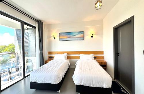 Maamigili Bed & Breakfast | Whaleshark View