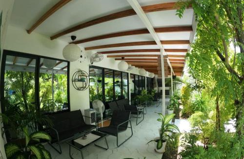 Kudahuvadhoo House | Oceana Inn Maldives -Free airport assistance at both international and domestic airports