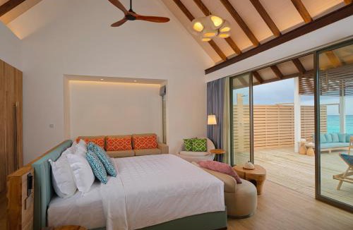 Lhaviyani Atoll Hotel | Meyyafushi Maldives - Premium All Inclusive