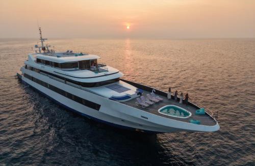 Farukolhufushi Island Boat Rental | RITRELLA FLOATING HOTEL&YACHT - FREE beach access daily - Full board meal plan