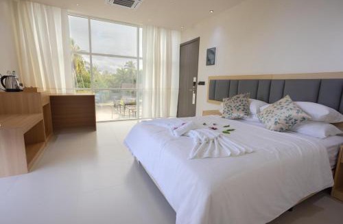 Dhangethi Hotel | Aqua Luna Dhangethi