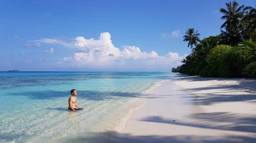 Dhidhdhoo Hotel | Alma Maldiva, Beach Hotel