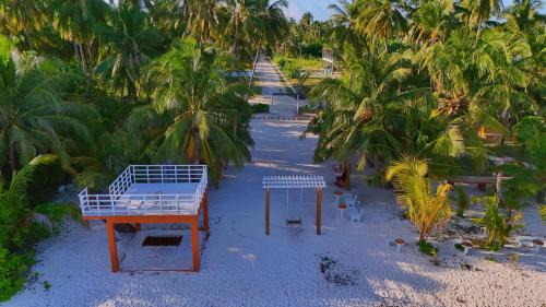 Hulhudhoo Hotel | Manta Beach Retreat