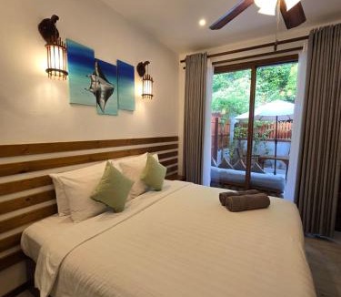 Dhigurah Hotel | Dhonfalhu Dhigurah