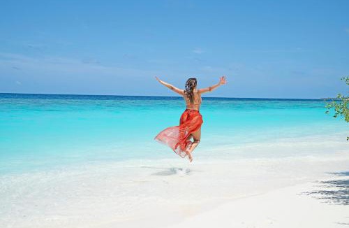 Manadhoo Hotel | Sunny Day Inn Maldives