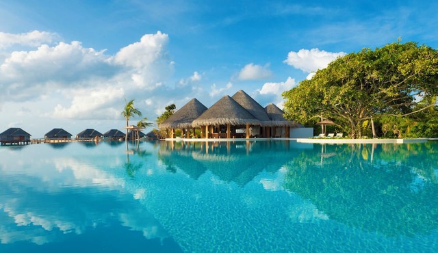 Dusit Thani Maldives in Mudhdhoo