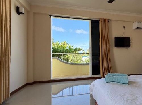 Noah Private Beach House in Himmafushi